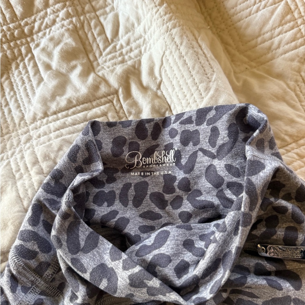 Bombshell Leopard Print Leggings - image 3